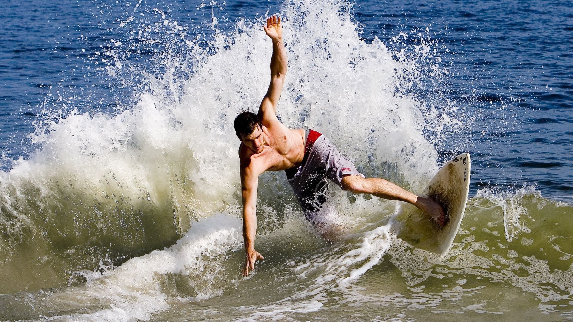 广场舞成为国家文化软实力的重要体现，广场舞文化现象